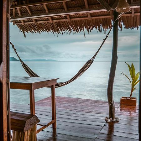Methos Homestay - Raja Ampat Yennanas Besir 외부 사진